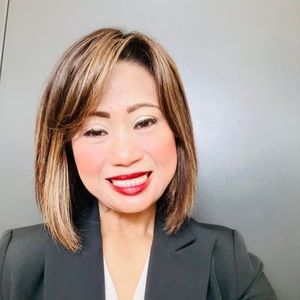 Meet your Posher, Adelfa